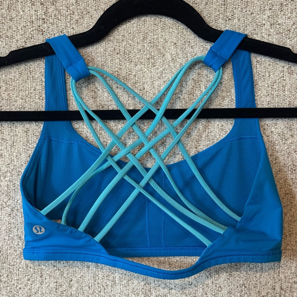 Lululemon Strappy Bra, size 6/Small. EUC. - Picture 2 of 2